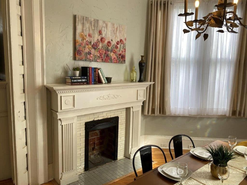 Dauphin District Darling #1-Downtown, Restaurants Apartment Mobile Exterior photo