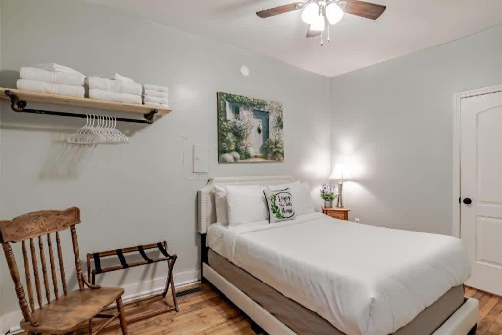 Dauphin District Darling #1-Downtown, Restaurants Apartment Mobile Exterior photo