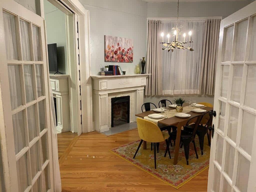 Dauphin District Darling #1-Downtown, Restaurants Apartment Mobile Exterior photo