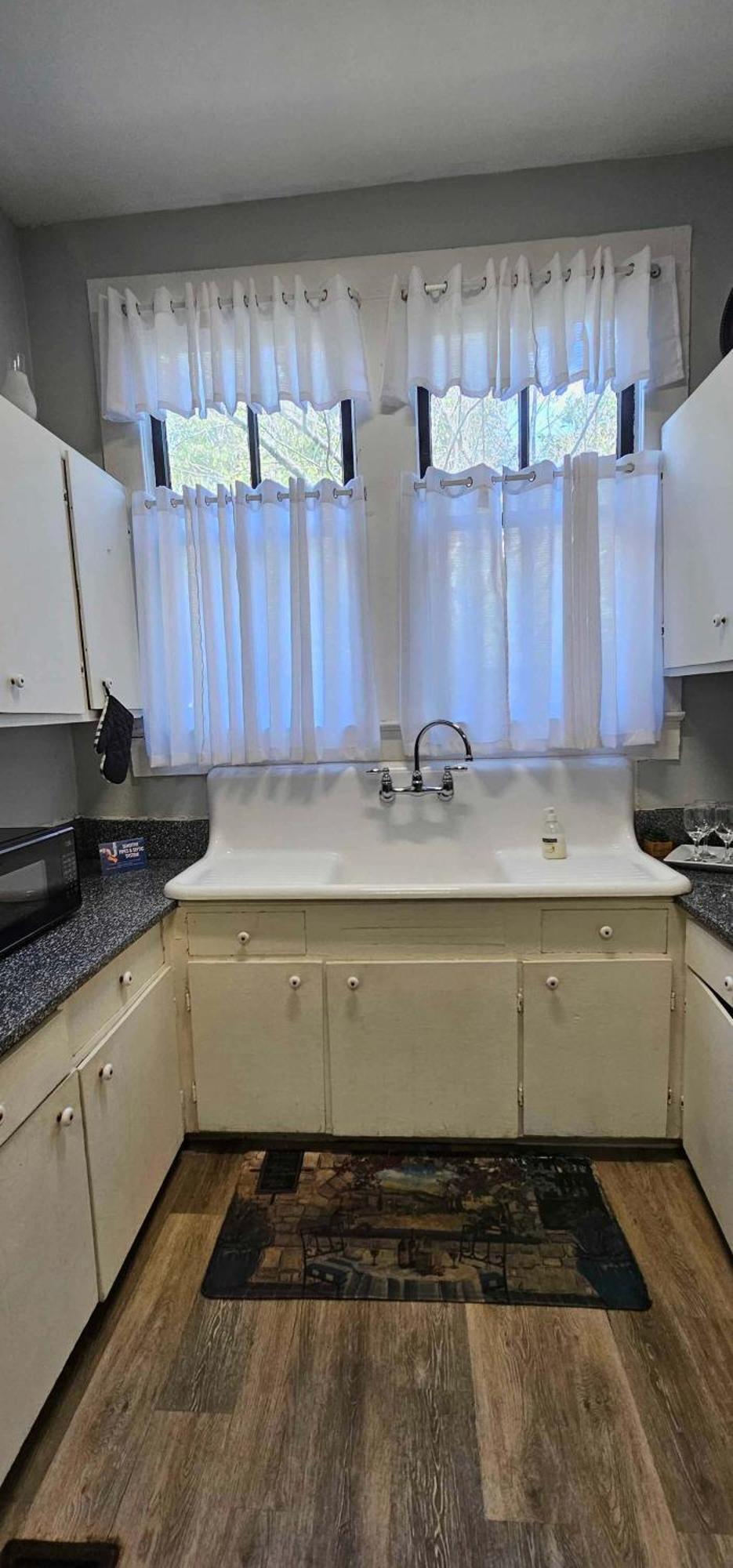 Dauphin District Darling #1-Downtown, Restaurants Apartment Mobile Exterior photo