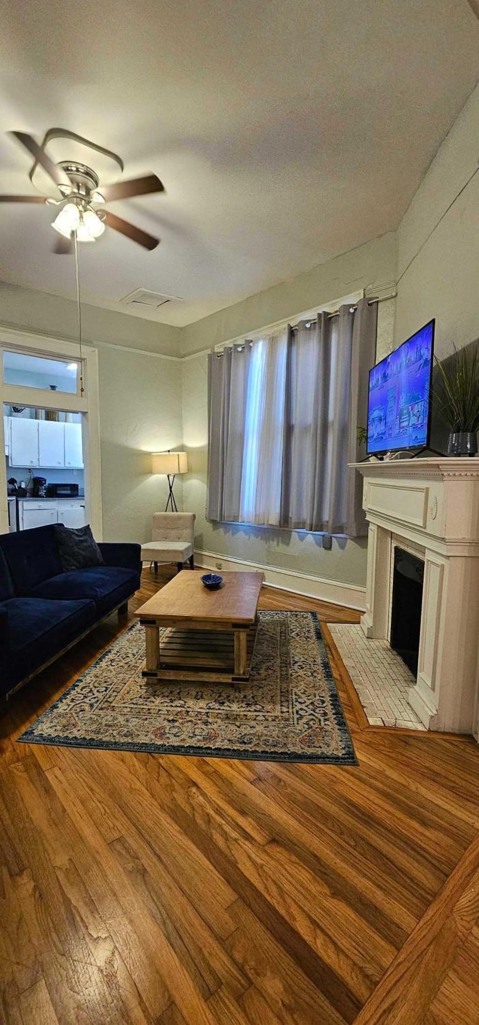 Dauphin District Darling #1-Downtown, Restaurants Apartment Mobile Exterior photo