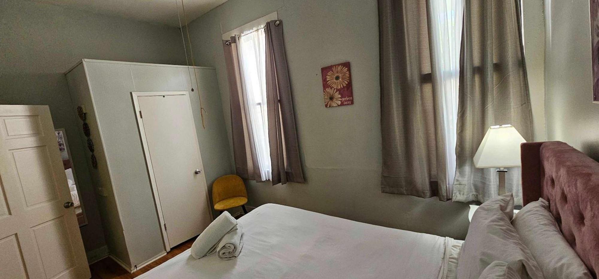 Dauphin District Darling #1-Downtown, Restaurants Apartment Mobile Exterior photo