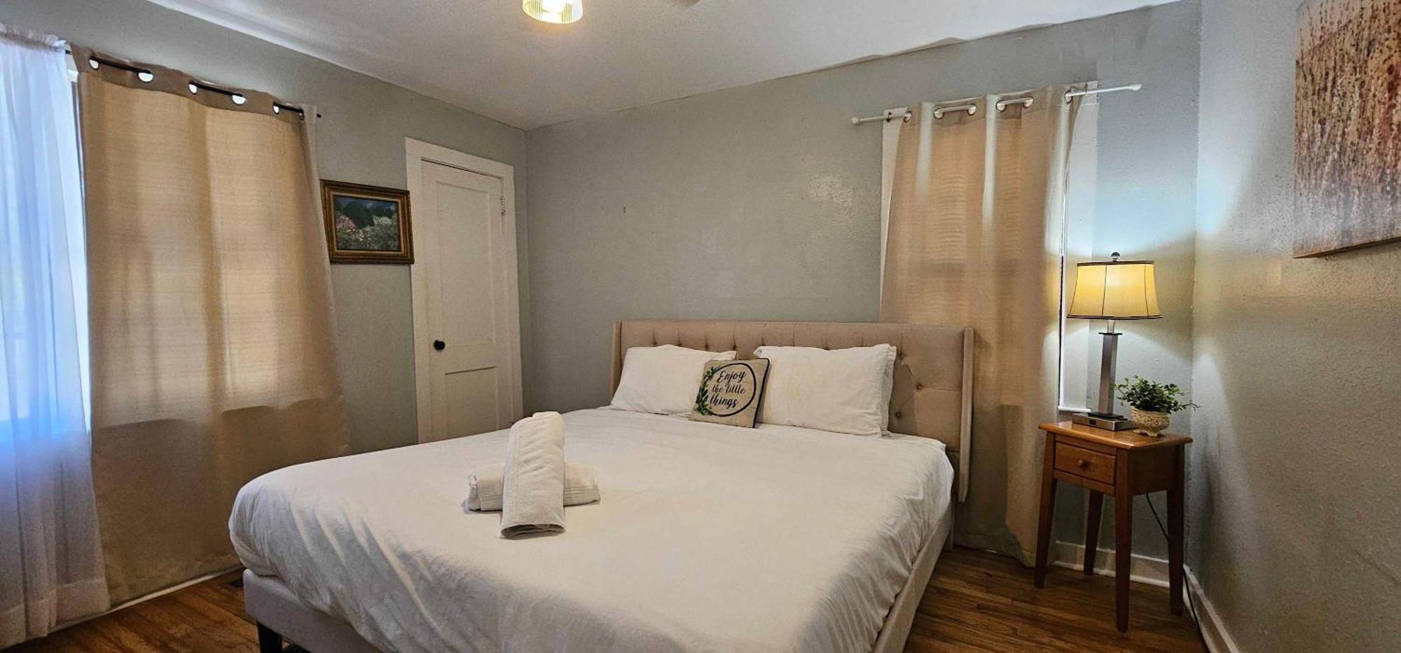 Dauphin District Darling #1-Downtown, Restaurants Apartment Mobile Exterior photo