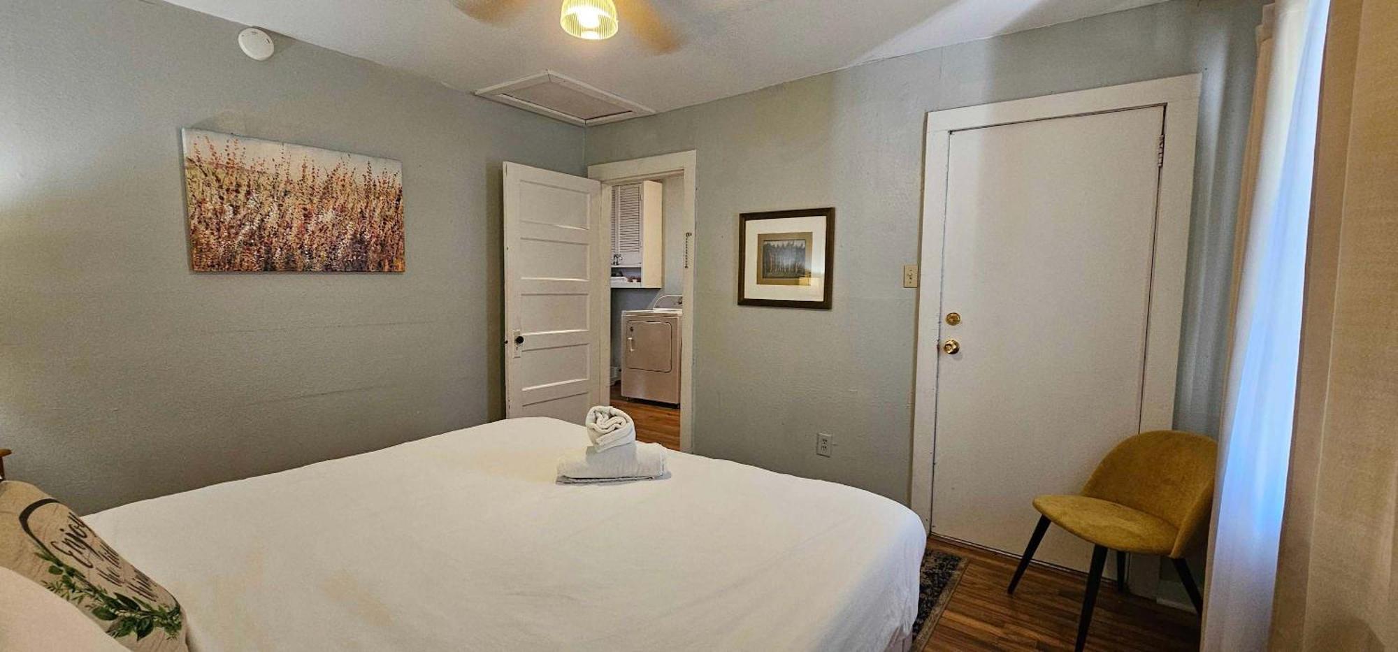 Dauphin District Darling #1-Downtown, Restaurants Apartment Mobile Exterior photo